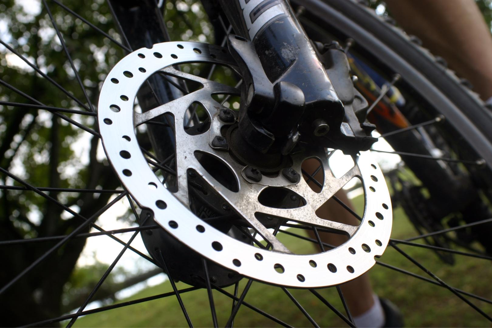 Tem como colocar freio a disco em qualquer bicicleta?