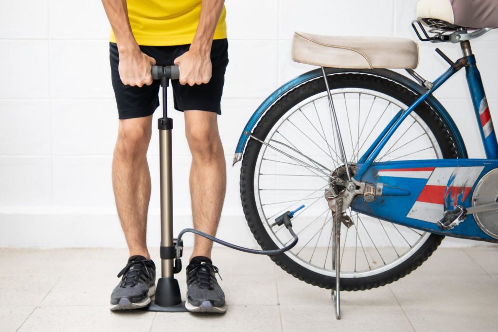 Como encher pneu de bicicleta Aprenda o Passo a Passo